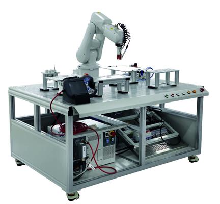 Laboratorio di industria robotica automatizzata con robot industriale a 6 assi